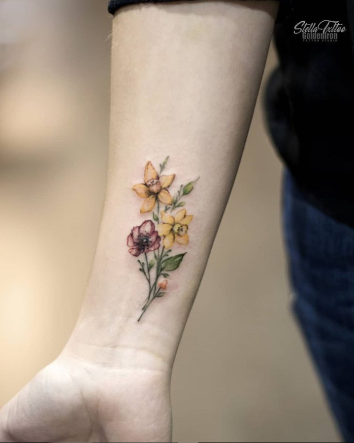 25 Delicate Small Flower Wrist Placement Tattoo Unique Ideas For Woman