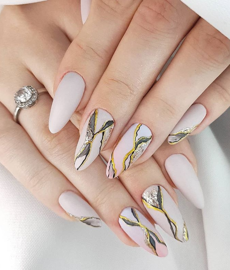 80 Pretty Acrylic Short Almond nails Design You Can’t Resist In Spring & Fall