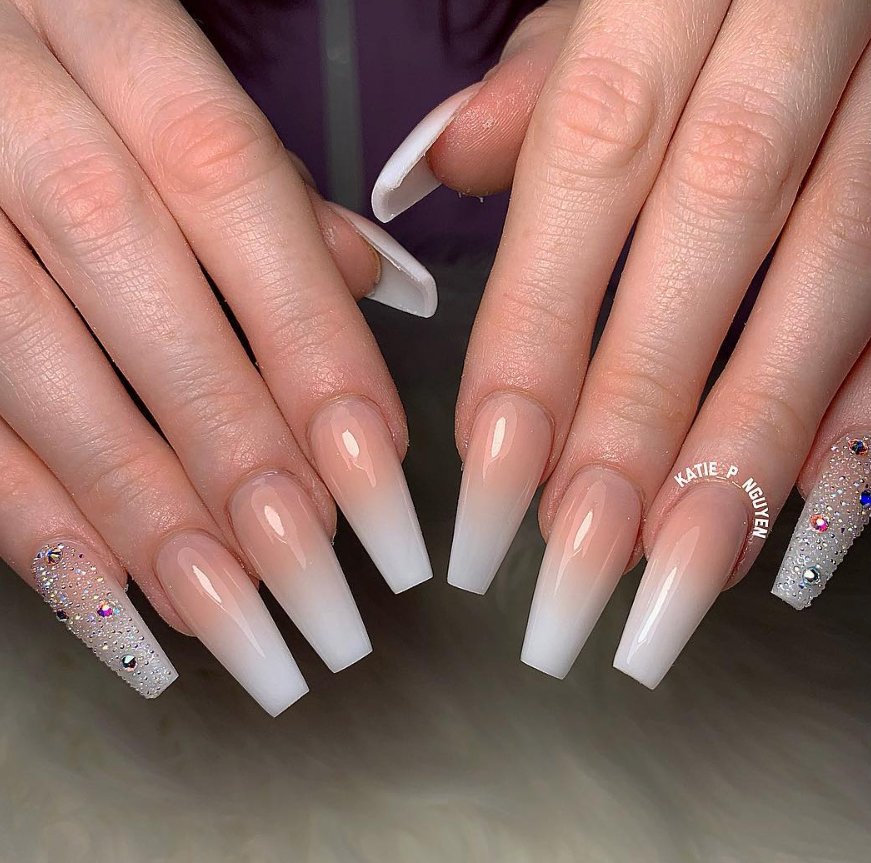 60 Trendy Sparkle Acrylic Coffin Nails Design With Glitters Inspiration ...