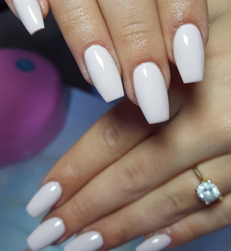 80+ Trendy White Acrylic Nails Designs Ideas To Try - Page 21 of 82 ...