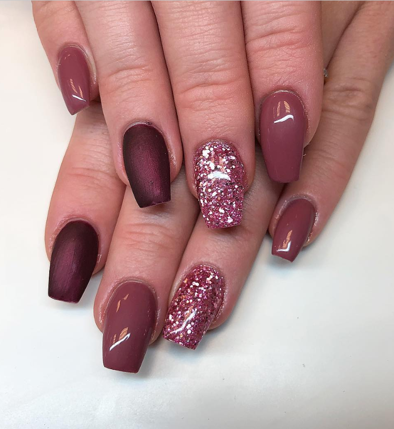 30 Chic Burgundy Nails You’ll Fall in Love With