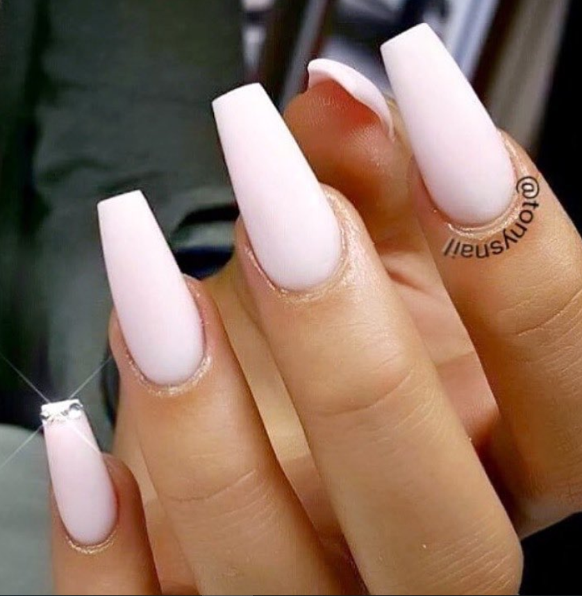 80+ Trendy White Acrylic Nails Designs Ideas To Try - Page 27 of 82 ...