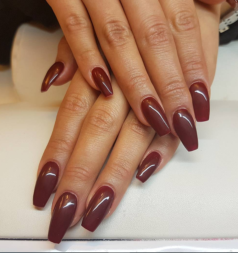 30 Chic Burgundy Nails You’ll Fall in Love With