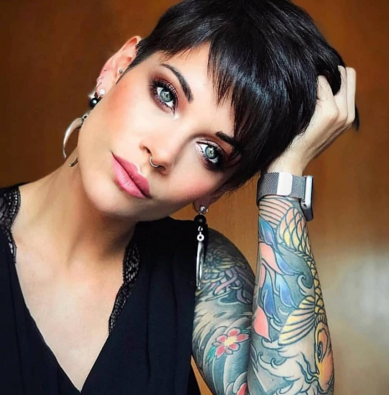 70 Best Short Pixie Haircut And Color Design For Cool Woman