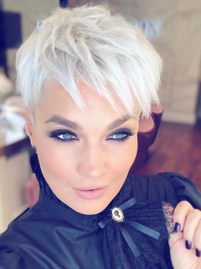 25 Best White Pixie Haircut Ideas For Cool Short Hairstyle Page 9 Of 30 Fashionsum 25 Best White Pixie Haircut Ideas For Cool Short Hairstyle Page 9 Of 30 Fashionsum