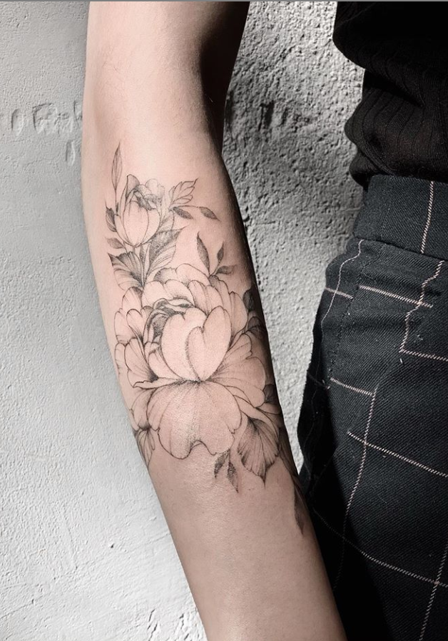 43 Beautiful Penoy Flower Tattoo Design Ideas For Fashion Woman