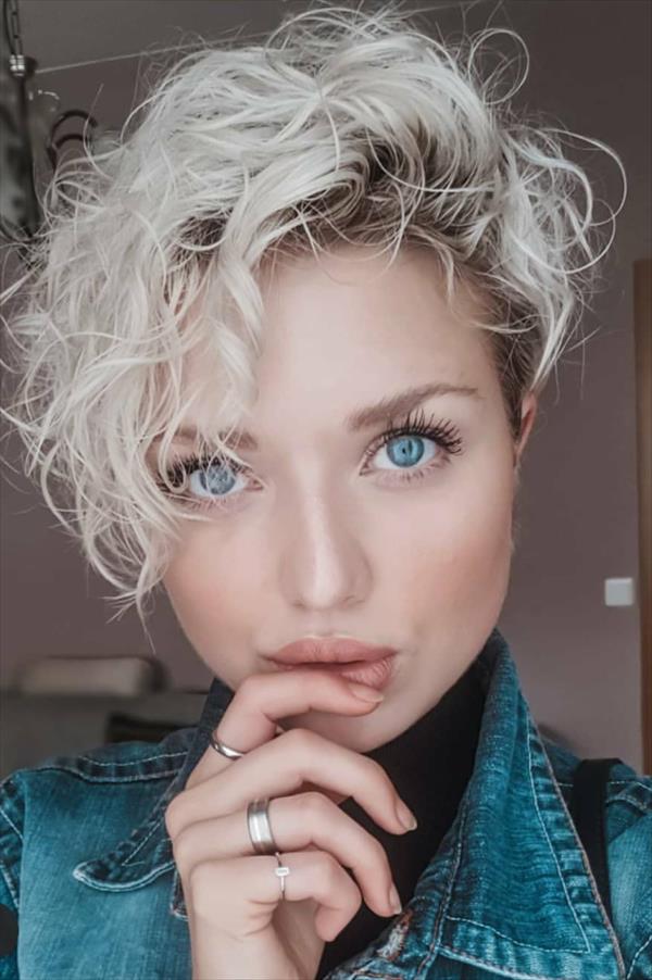 27 Trendy Short Haircut Ideas For Woman 2020