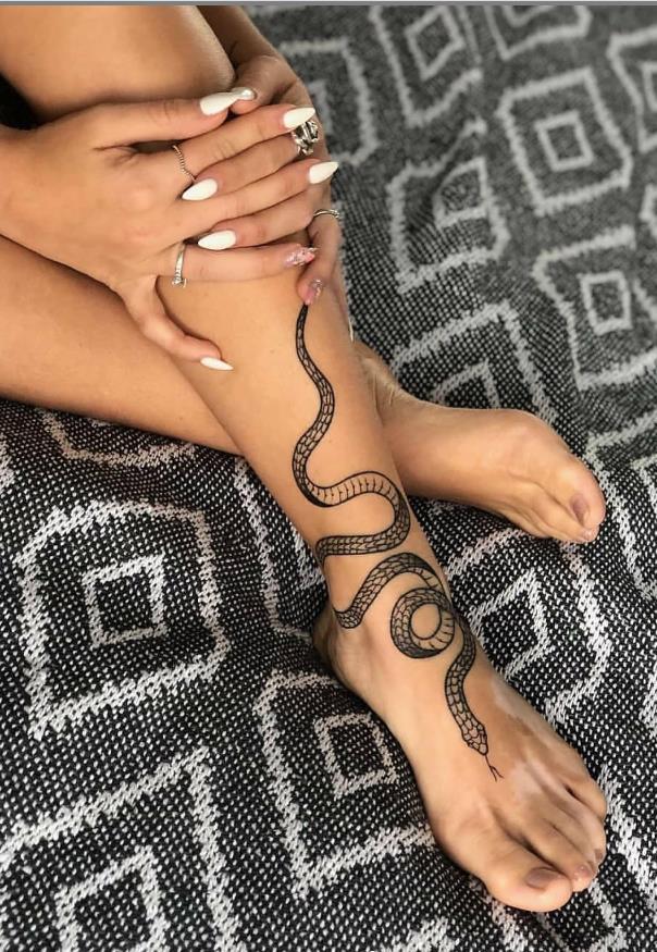 30 Beautigul Tiny Foot Tattoo Design For Your First Tattoo Placement For Woman