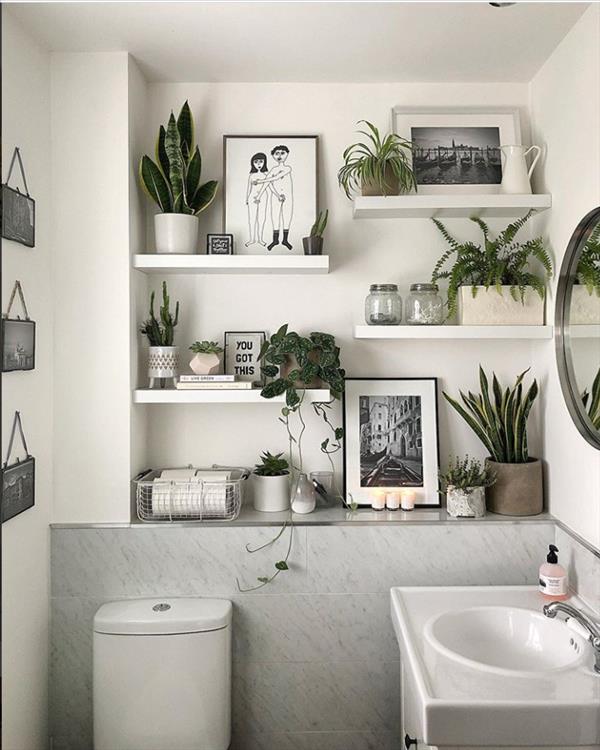 bathroom shelf decor