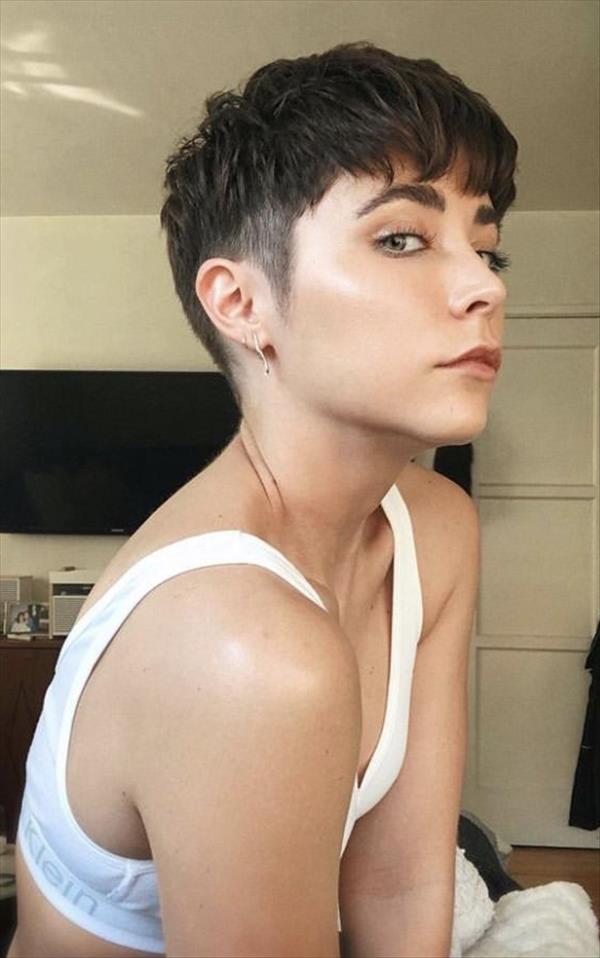 27 Trendy Short Haircut Ideas For Woman 2020