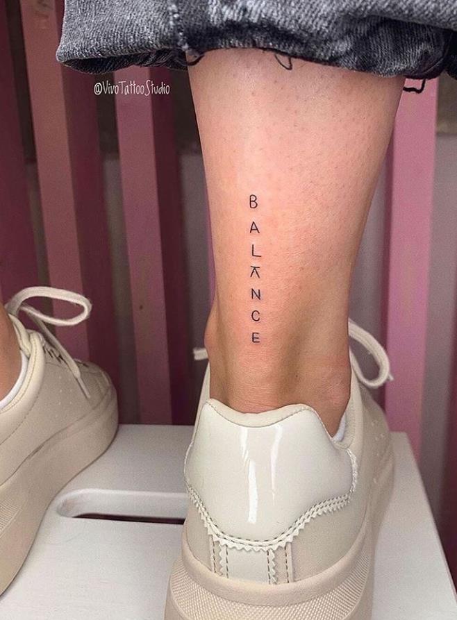 30 Beautigul Tiny Foot Tattoo Design For Your First Tattoo Placement For Woman