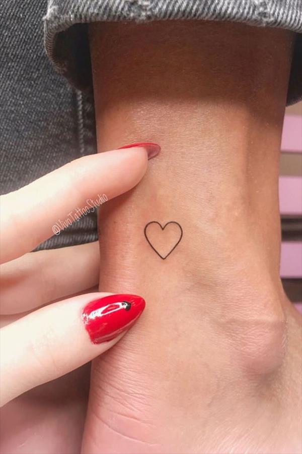 24 Simple Small Heart Tattoo Design For Woman On Valentine's Day To