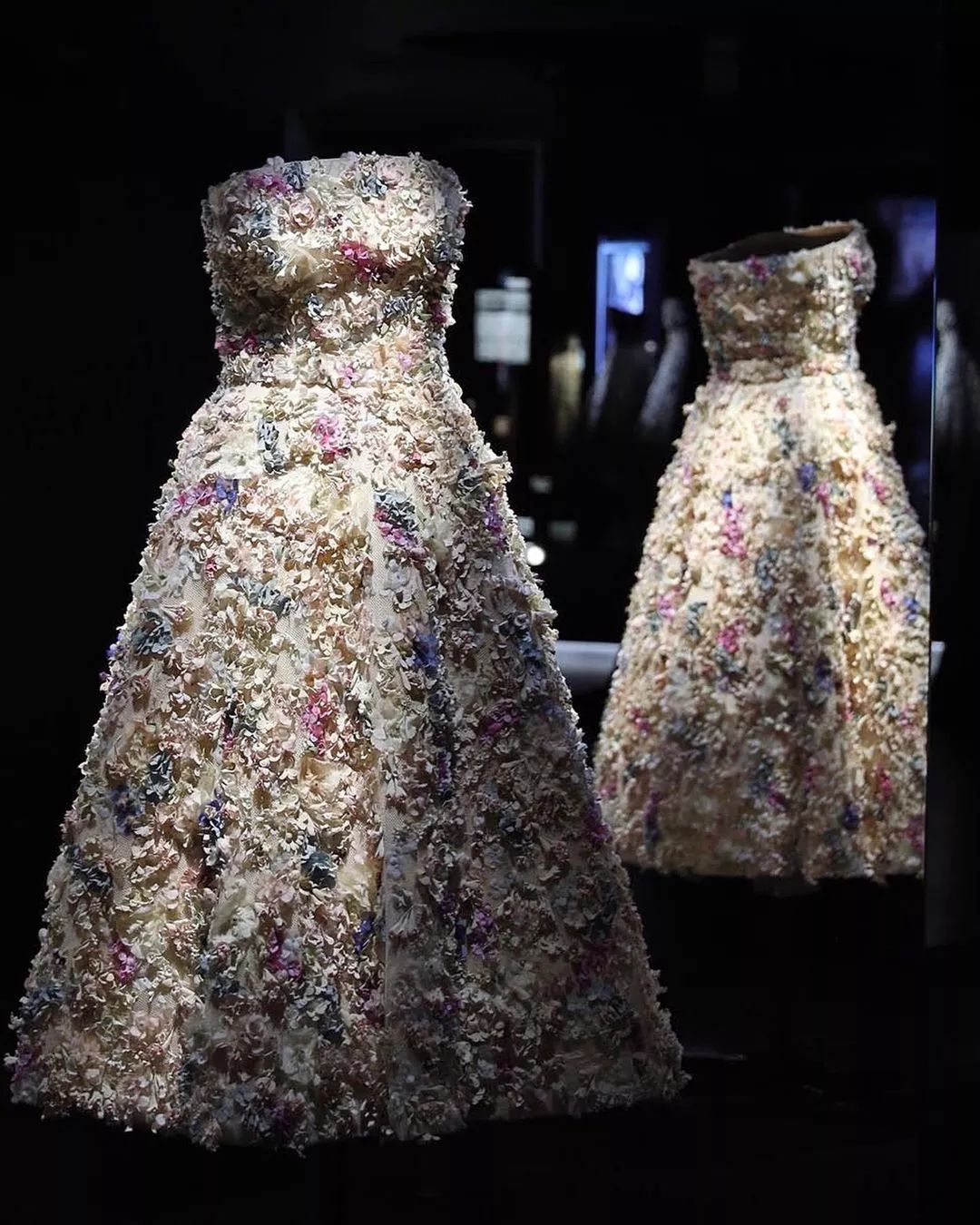 Why Is It Every Girl's Dream To Wear Awesome Dior Dress? - Fashionsum