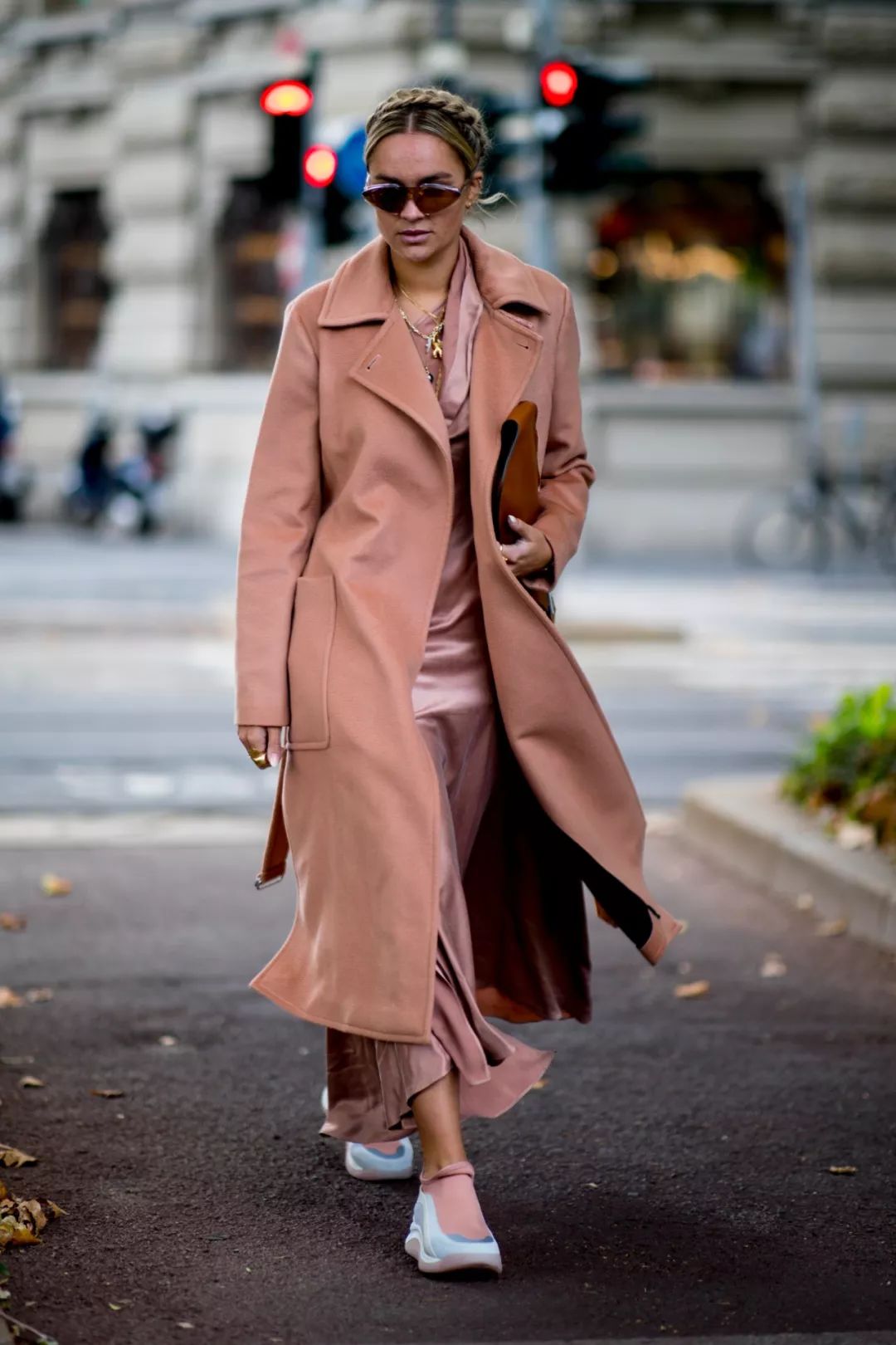 Still Wearing A Camel Coat? It's Time To Change Your Classy Coat In Spring 2020!