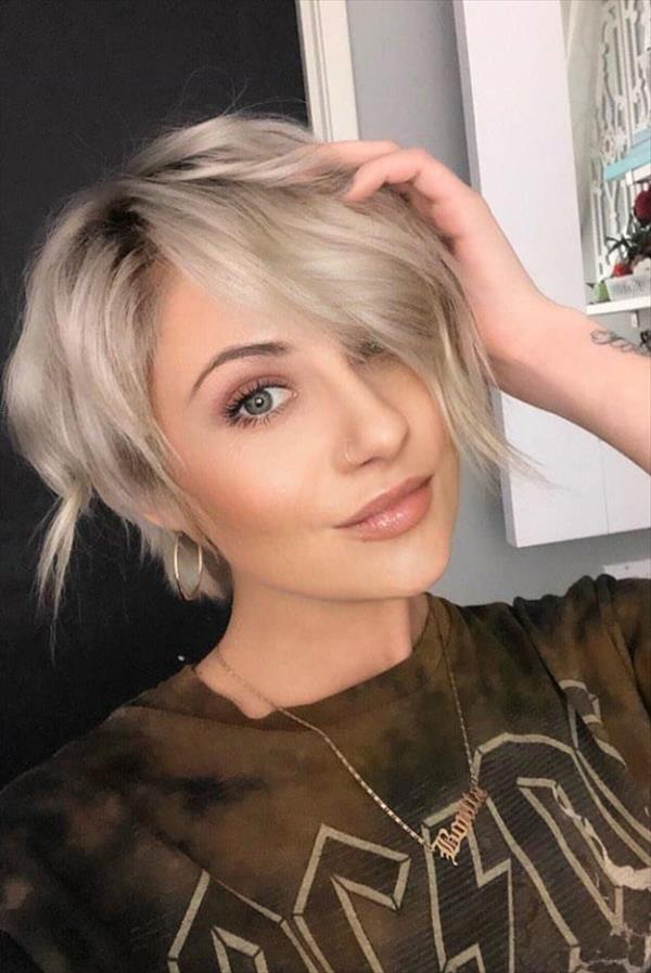 How To Be Cool Woman? Try These Chic Short Pixie Hairstyle Right Now ...