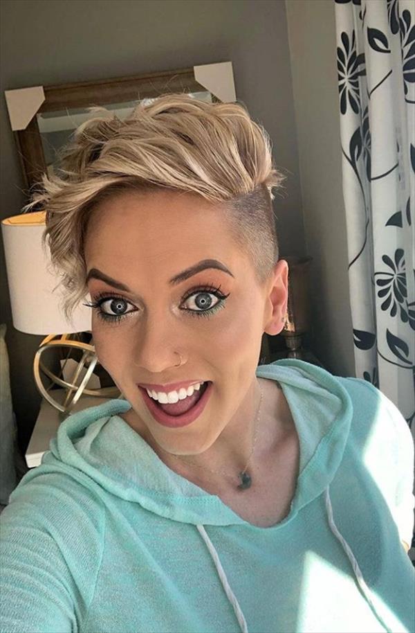 How To Be Cool Woman Try These Chic Short Pixie Hairstyle Right Now Fashionsum 