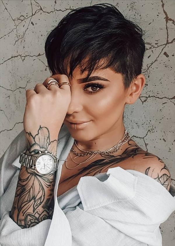 40 Chic Female Short Hairstyle Design To Be Cool Latest Fashion Trends For Woman