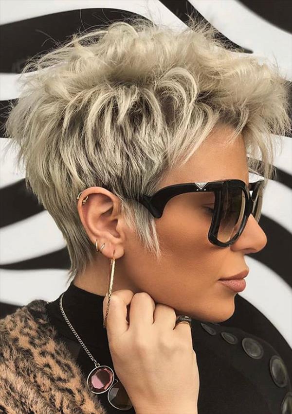 40 Chic Female Short hairstyle design to be cool !