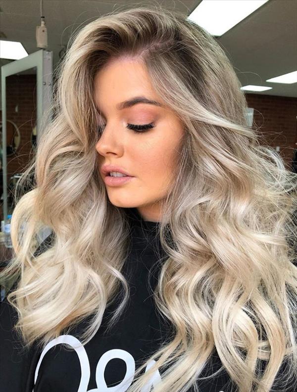 49 Flirty white wavy hairstyle for long hair  and medium 