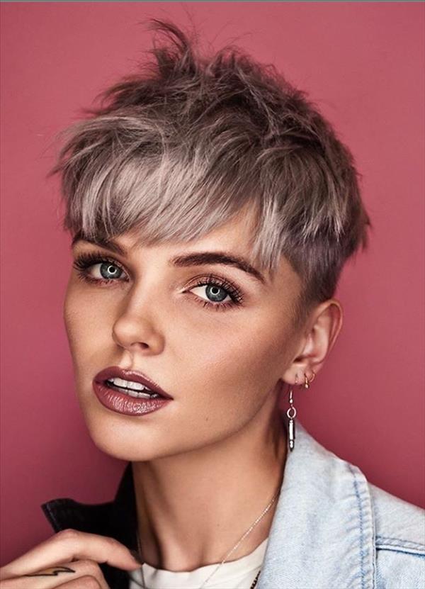 54 Chic Short Pixie Haircut Design Ideas For Woman 2020