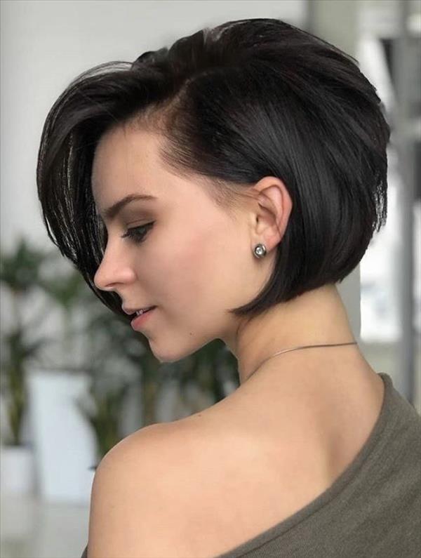 Girls with short hair are not only cute but also cool!