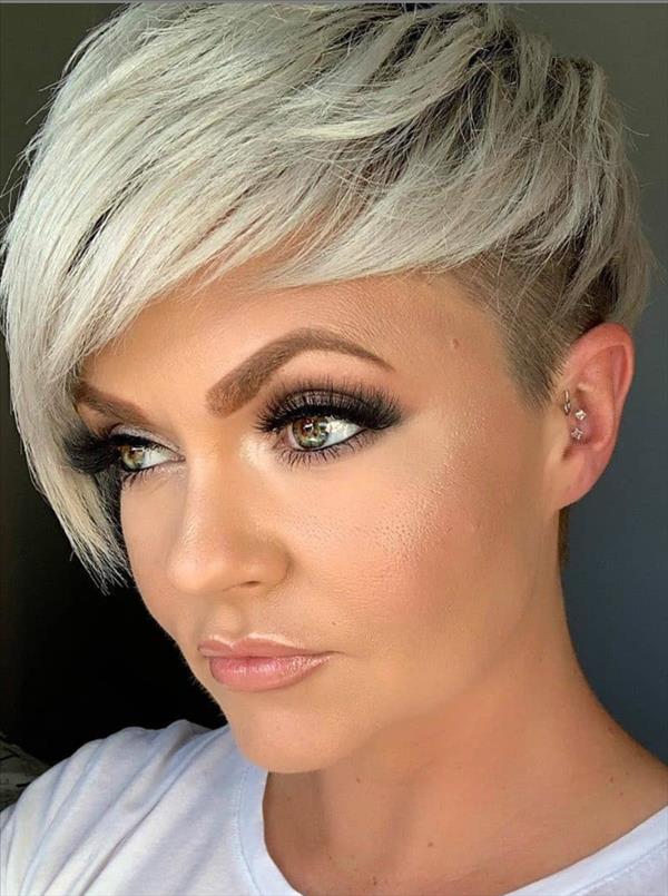 Girls with short hair are not only cute but also cool!