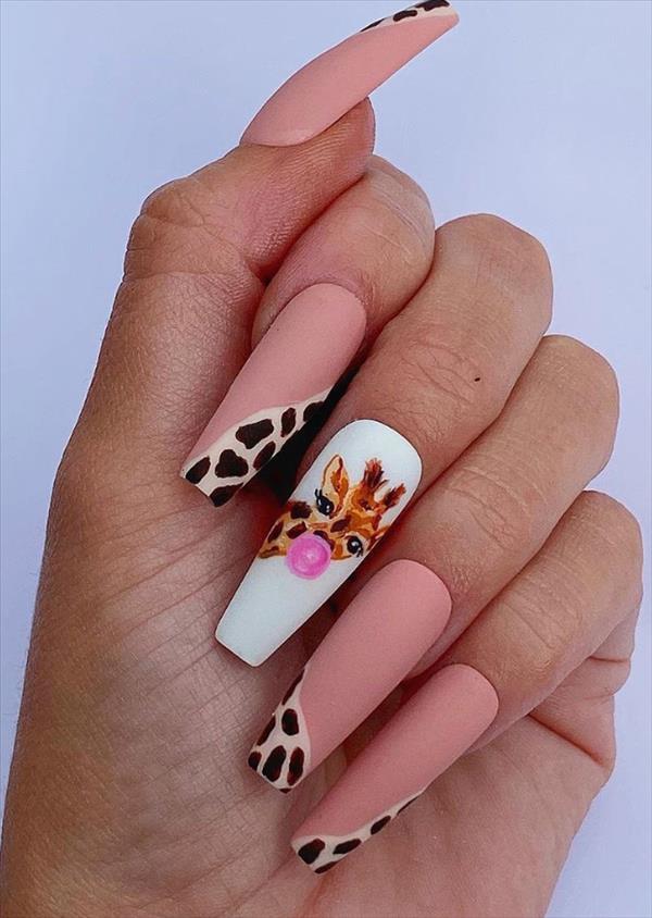 Elegant French coffin nails design that worth trying this summer