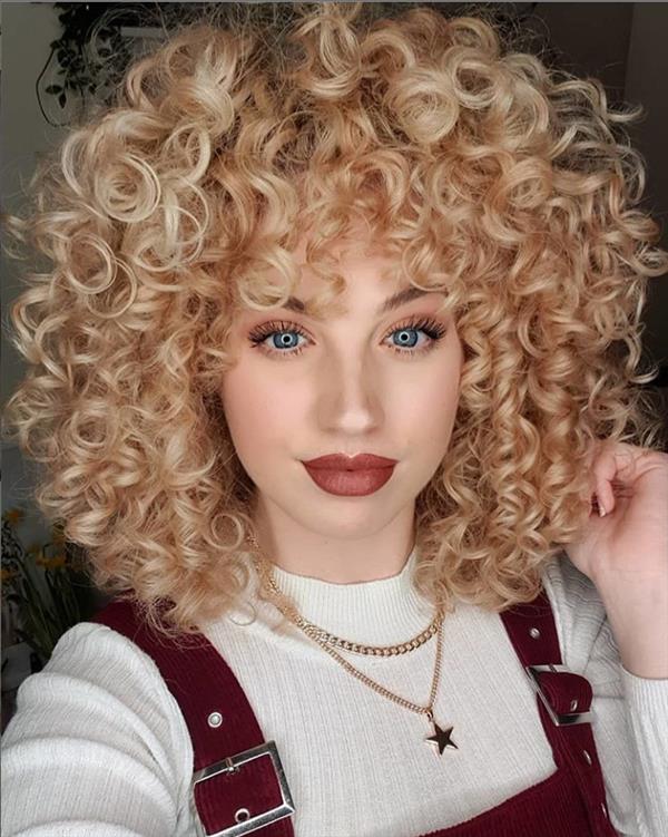 20 Sexy curly hairstyle for white girls 2020 - Latest Fashion Trends