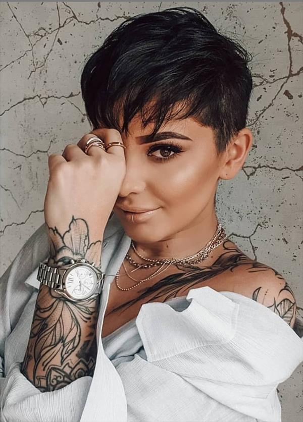 Girls with short hair are not only cute but also cool! - Latest Fashion