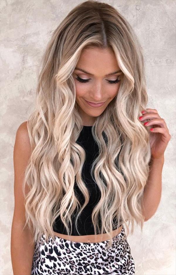 20 Sexy curly hairstyle for white girls 2020 - Fashionsum