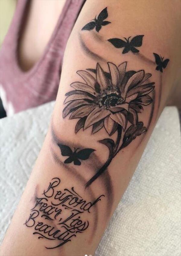 SonnenblumenTattoo, das Sie in diesem Sommer besitzen sollten