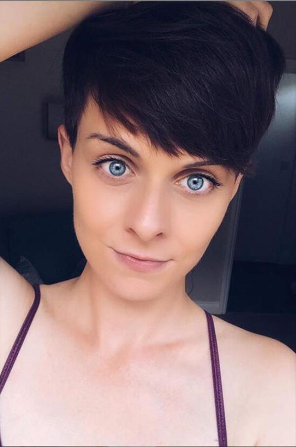 Trendy short pixie haircut design for woman, hot and chic this summer!