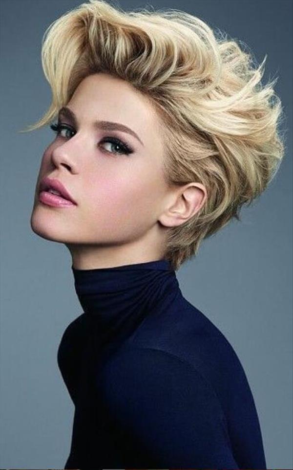 Trendy short pixie haircut design for woman, hot and chic this summer!