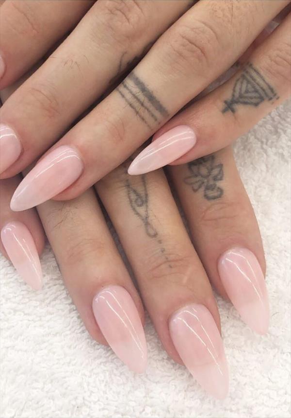 52 Pretty Short Almond Nails Make You Excited This Summer - Fashionsum