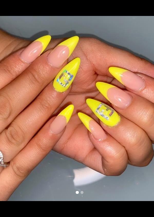 52 Pretty Short Almond Nails Make You Excited This Summer - Fashionsum