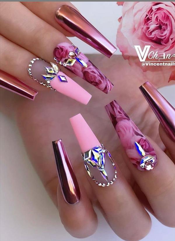 Japanese trend: Ballet manicure or acrylic coffin nails design come