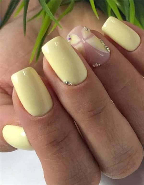 Nails fashion Bright yellow nails color ideas for short summer nails