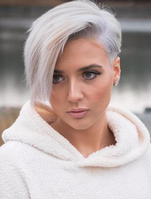 The most fashionable woman short hairstyle for age reduction in 2020