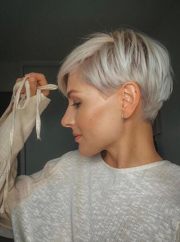 The most fashionable woman short hairstyle for age reduction in 2020