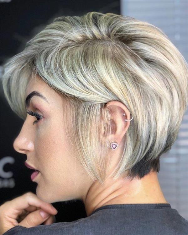 The most fashionable woman short hairstyle for age reduction in 2020