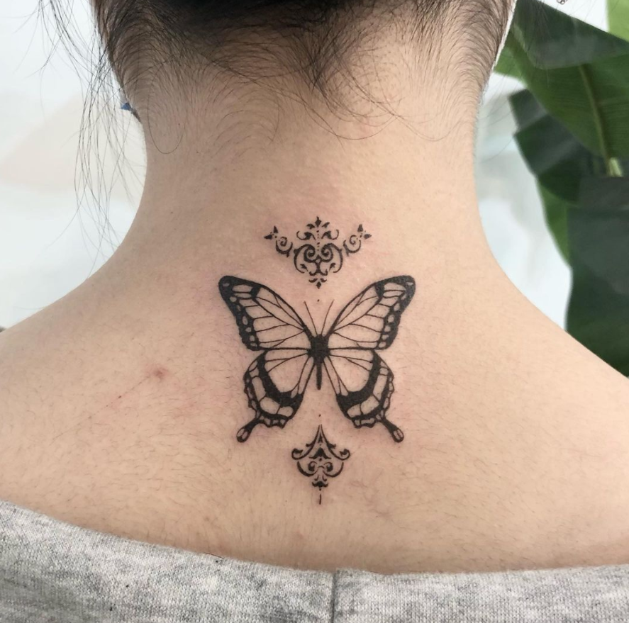 18 beste Schmetterlings-Tattoo-Designs, die Sie diesen Sommer ausprobieren können