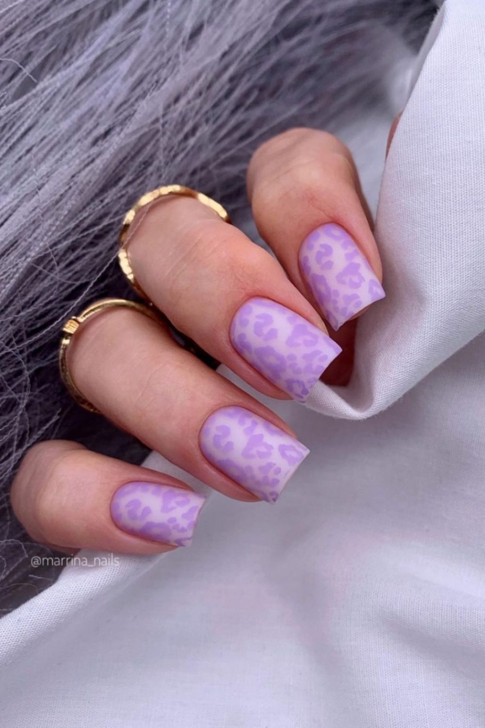 Glitter short square nails for winter nail ideas 2021