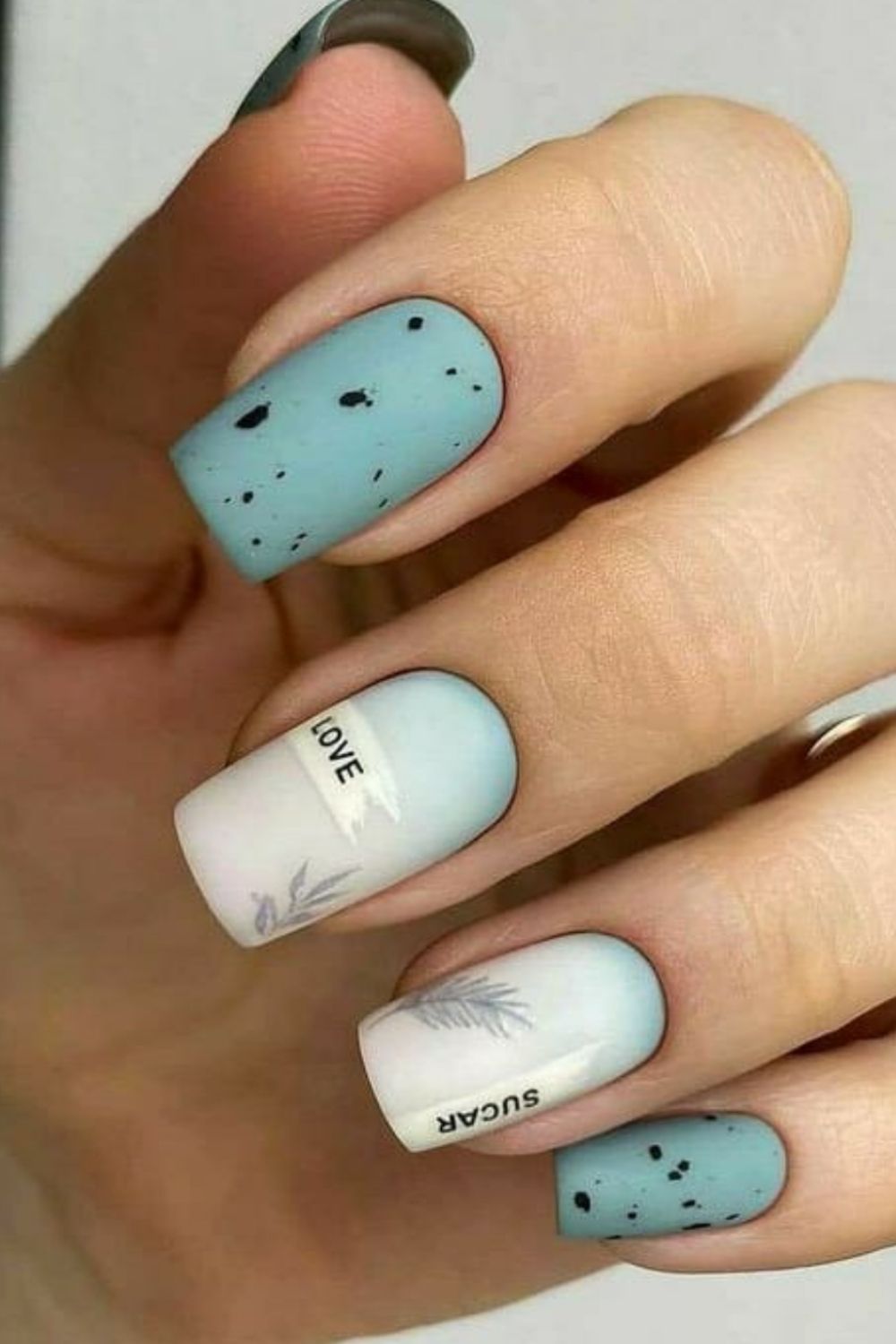 Glitter short square nails for winter nail ideas 2021