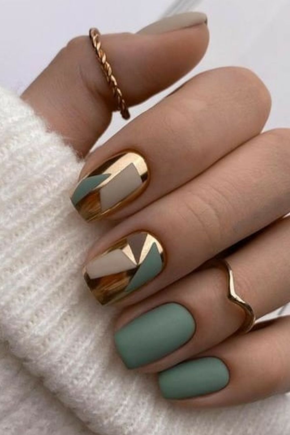 Glitter short square nails for winter nail ideas 2021