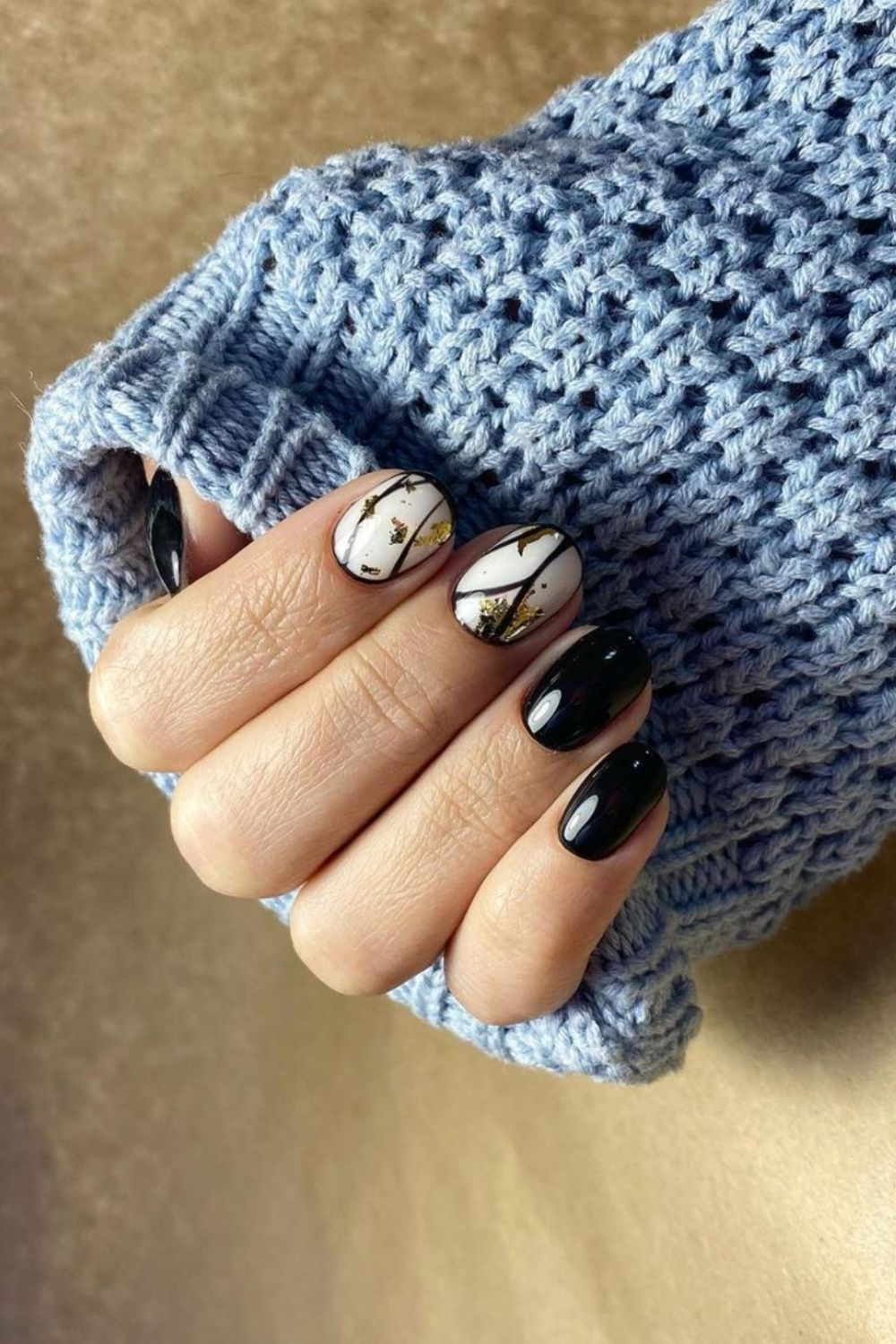 Glitter short square nails for winter nail ideas 2021