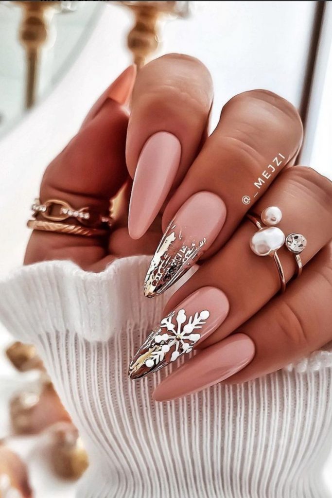 Top Winter nails 2021 trends for Christmas nails design