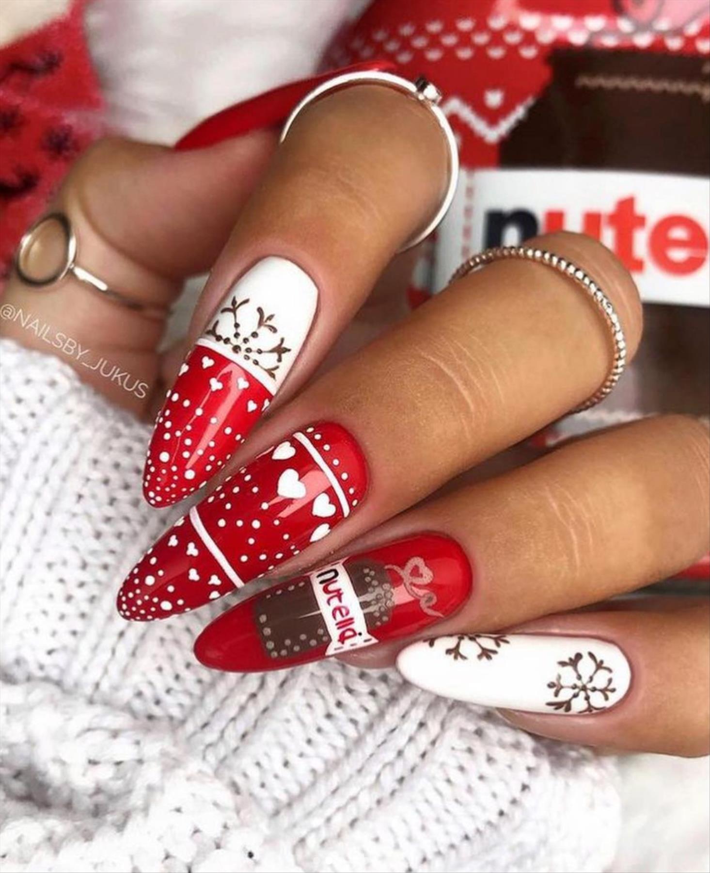 Best Christmas nail design ideas 2021 to try