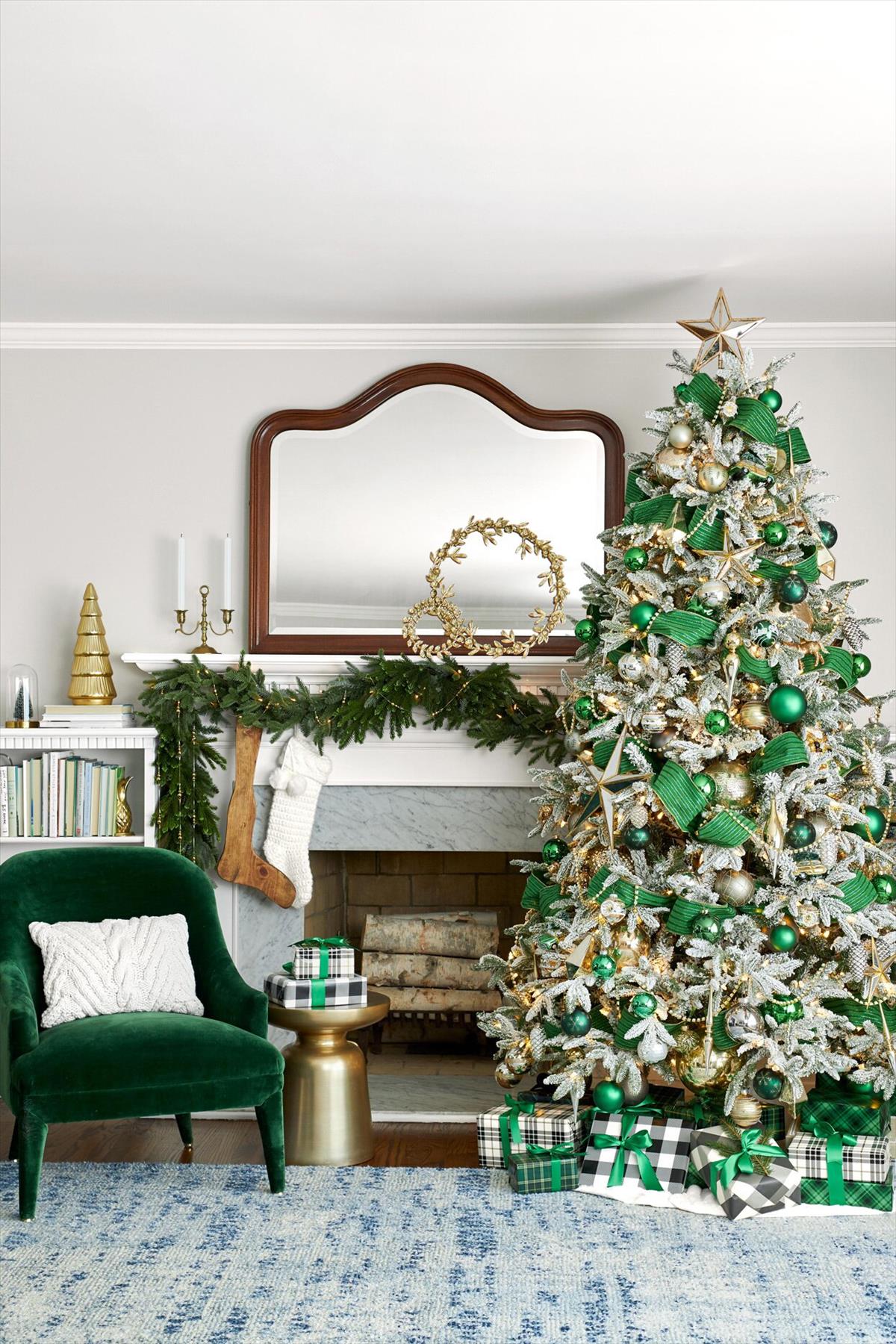 Cozy Christmas fireplace decor ideas to Warm Your Holiday