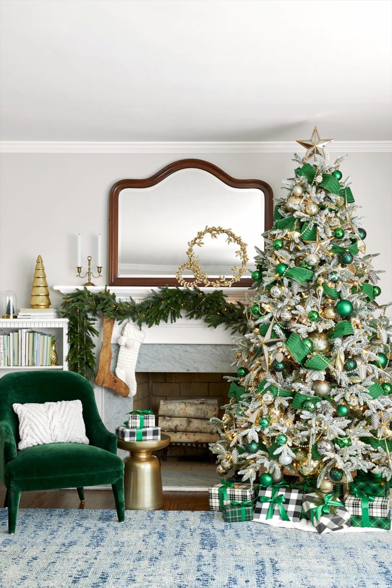 30 Cozy Christmas fireplace decor ideas to Warm Your Holiday