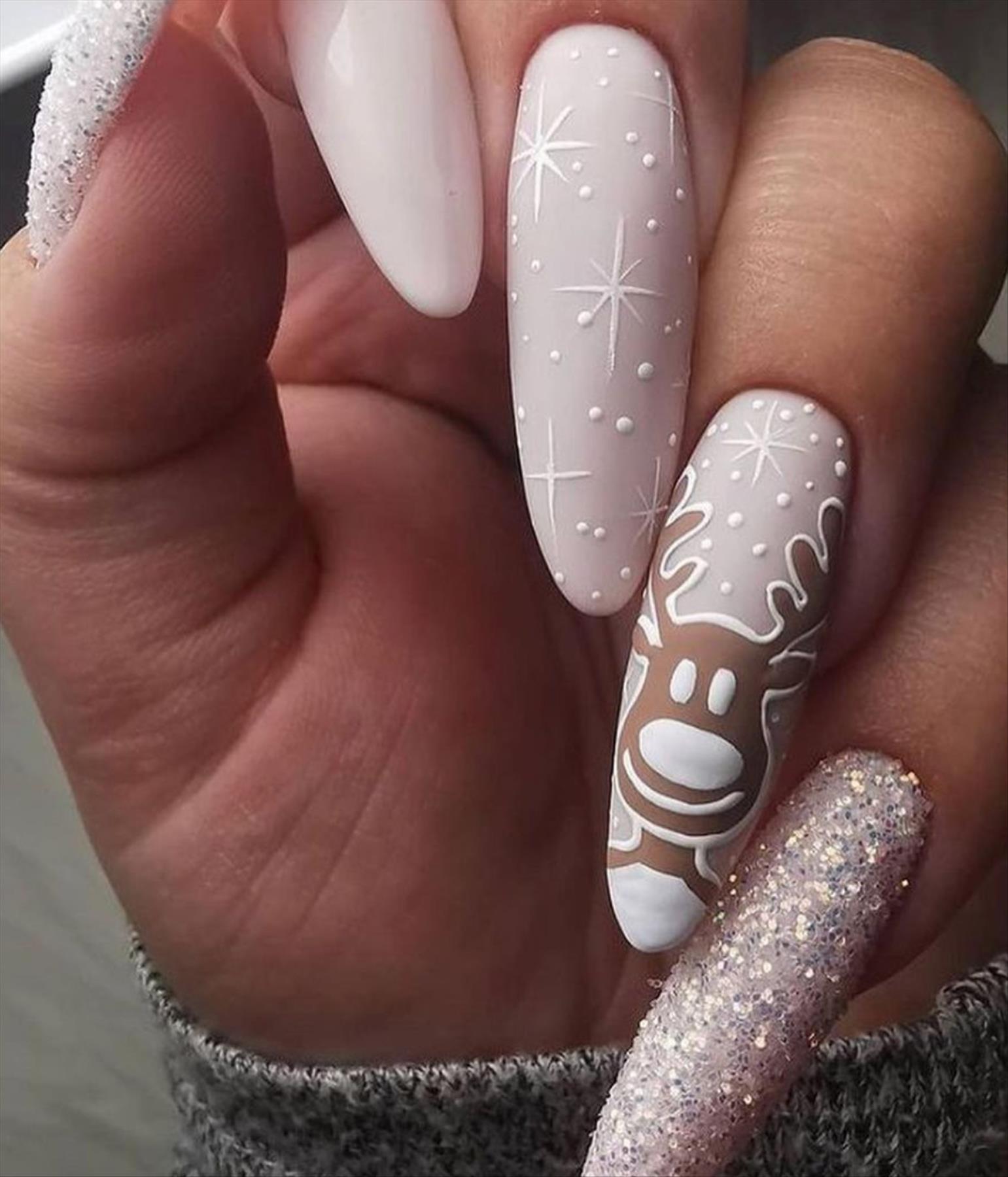 Best Christmas nail design ideas 2021 to try